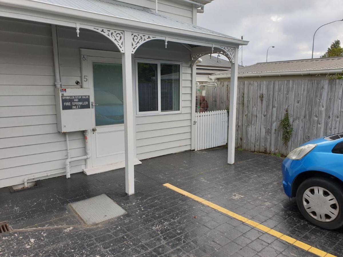 At Eden Park Motel Auckland Exterior photo